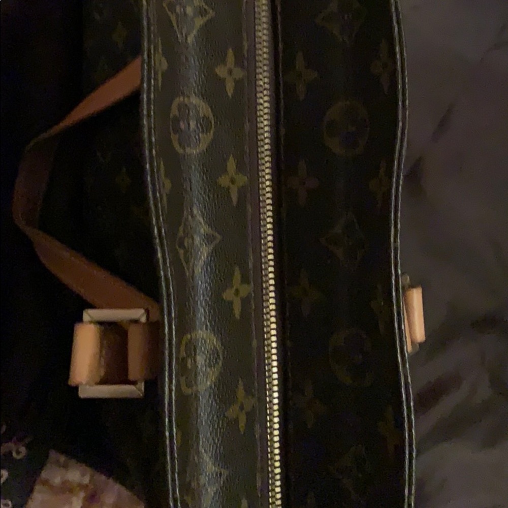 🧡🧡🧡🧡Authentic Louis Vuitton Luco SR0050 🧡 - Picture 8 of 8